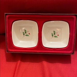 Lenox Holly Design Square Bowls - Set of 2